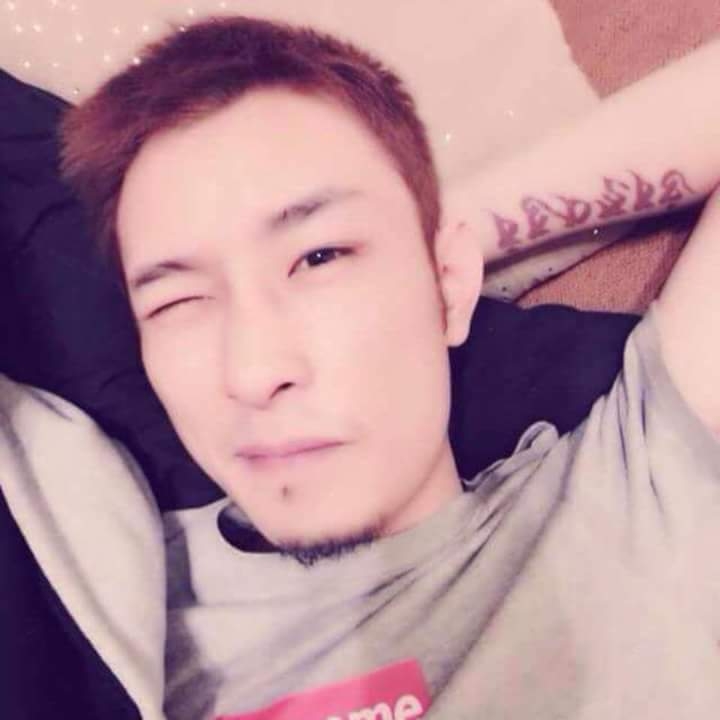 难得拥抱的第一张照片--绵阳相亲服务中心