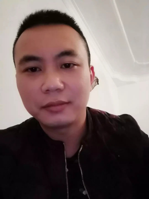 喜闻香气的第一张照片--绵阳相亲服务中心