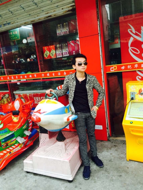 阳光帅气男嘉宾的第一张照片--绵阳相亲服务中心