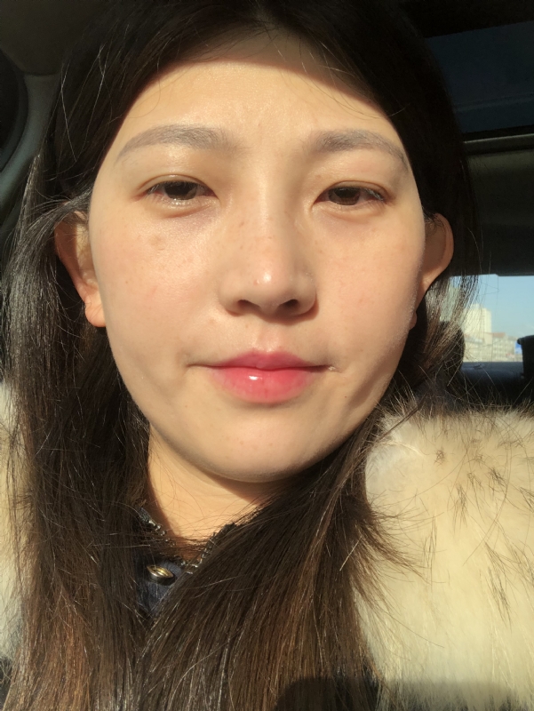 轻闭双眼的第一张照片--绵阳相亲服务中心