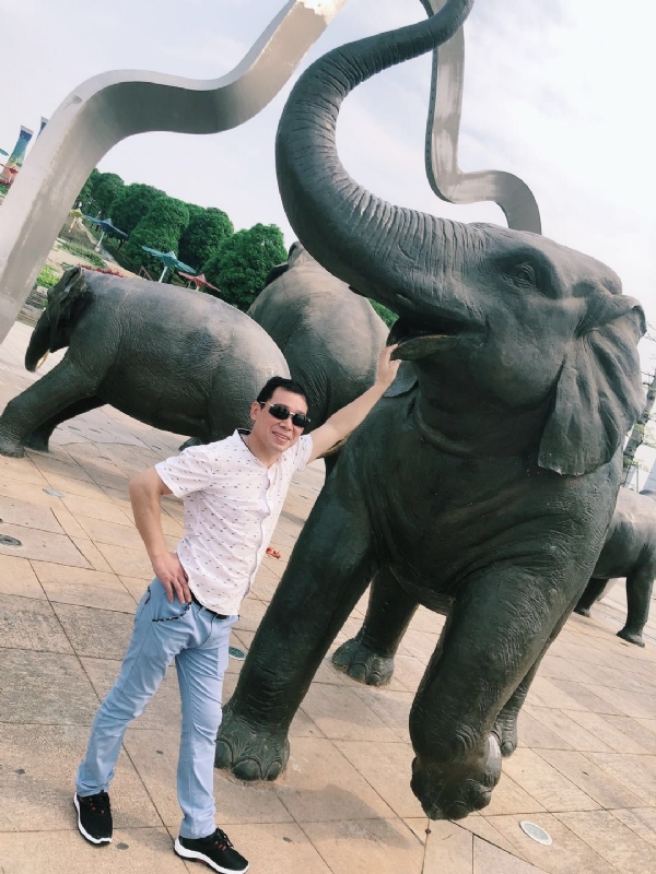 朝望大海的第三张照片--绵阳相亲服务中心