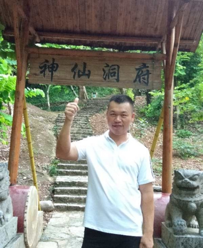 强仔的第一张照片--绵阳相亲服务中心