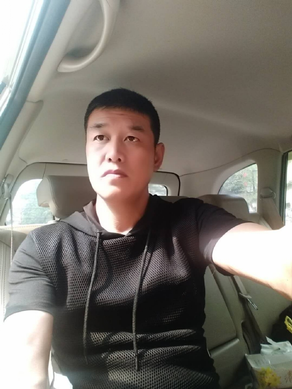 深爱的疯子的第一张照片--绵阳相亲服务中心