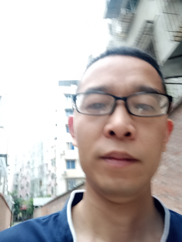 眼镜的第一张照片--绵阳相亲服务中心