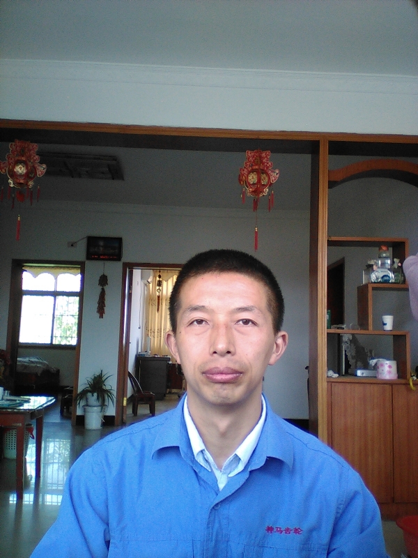 红玫瑰的第一张照片--绵阳相亲服务中心