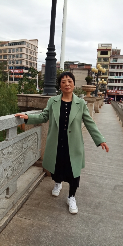 小玲的第一张照片--绵阳相亲服务中心