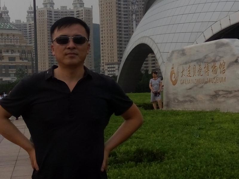 豁达的第一张照片--绵阳相亲服务中心