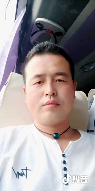 瞬间被爱上的第一张照片--绵阳相亲服务中心