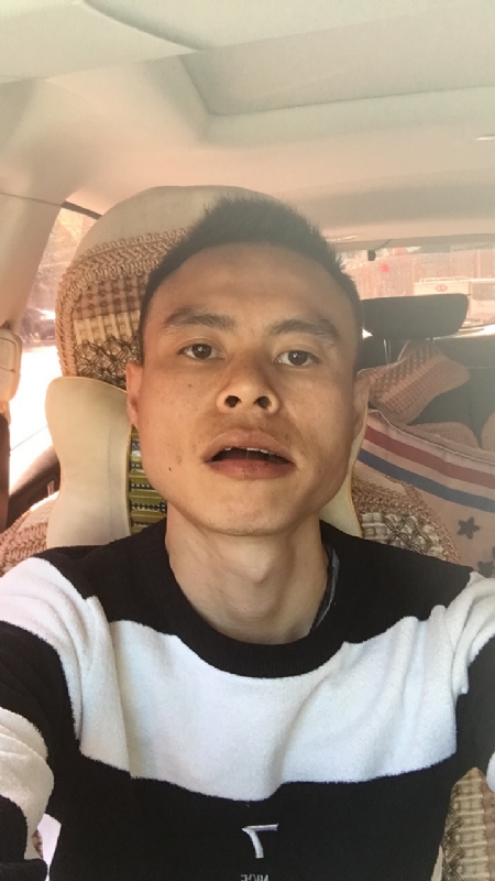 小何的第一张照片--绵阳相亲服务中心