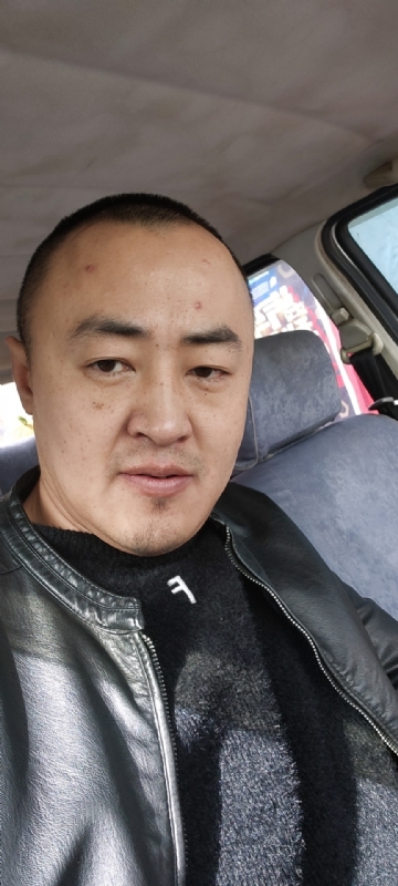 精神九哥的第一张照片--绵阳相亲服务中心