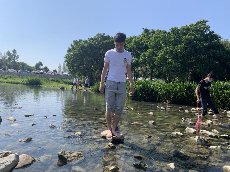 放假吃鸡的第二张照片--绵阳相亲服务中心