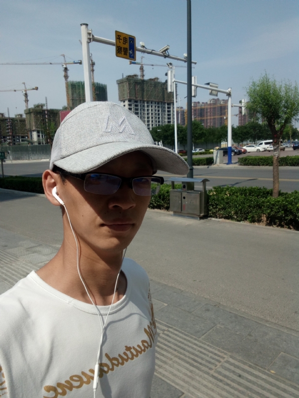 挥一挥手什么都没有的第一张照片--绵阳相亲服务中心