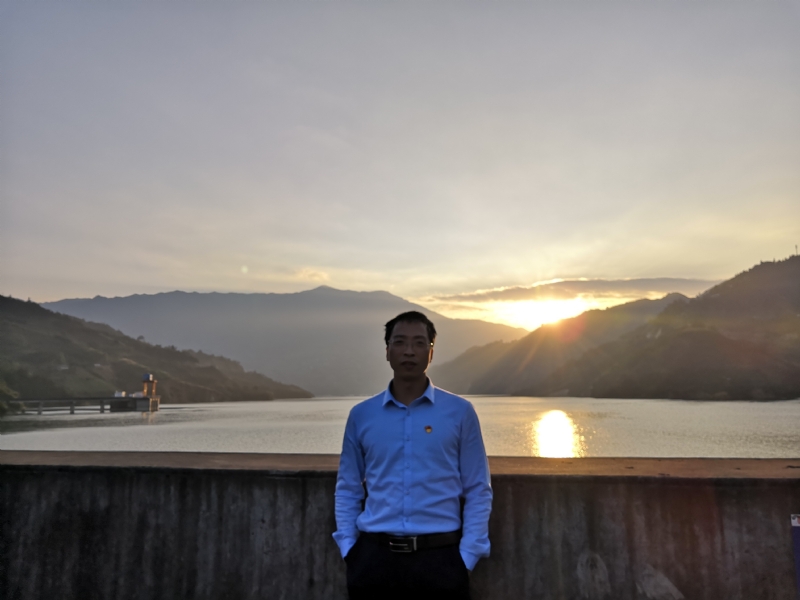 庸人自扰的第一张照片--绵阳相亲服务中心