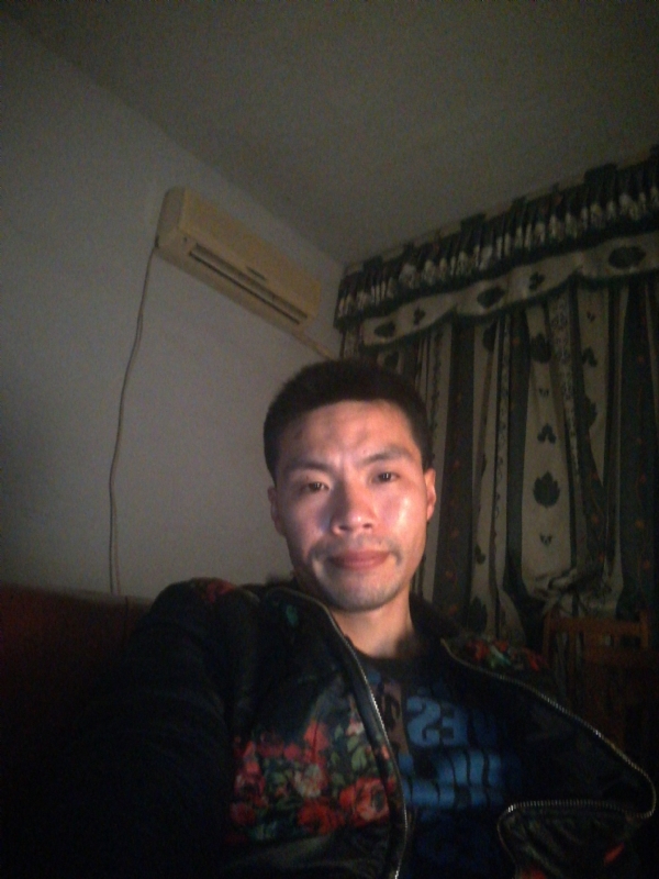 性情男儿的第一张照片--绵阳相亲服务中心