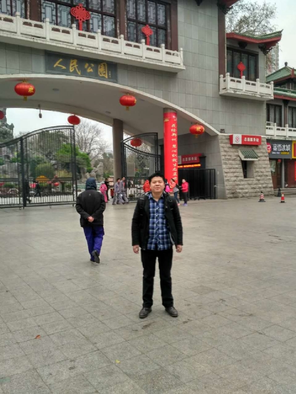 在奋斗的第一张照片--绵阳相亲服务中心