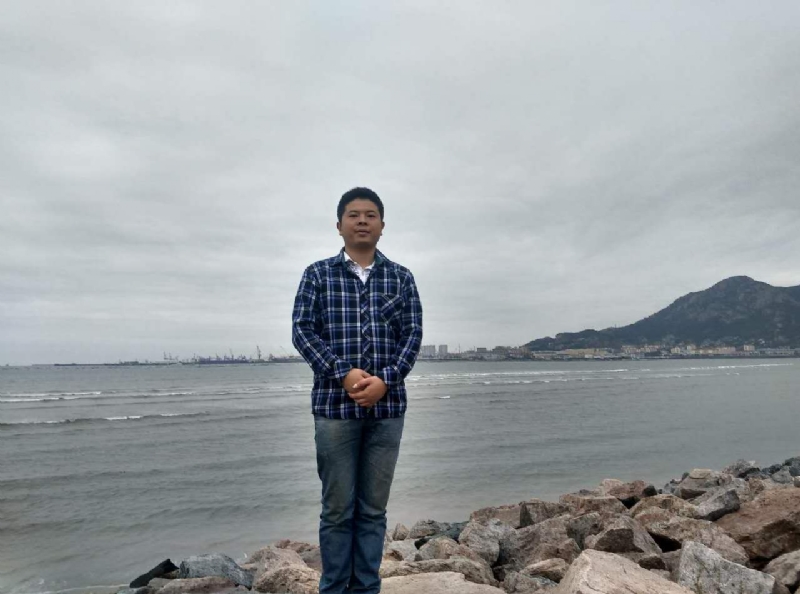 在奋斗的第二张照片--绵阳相亲服务中心