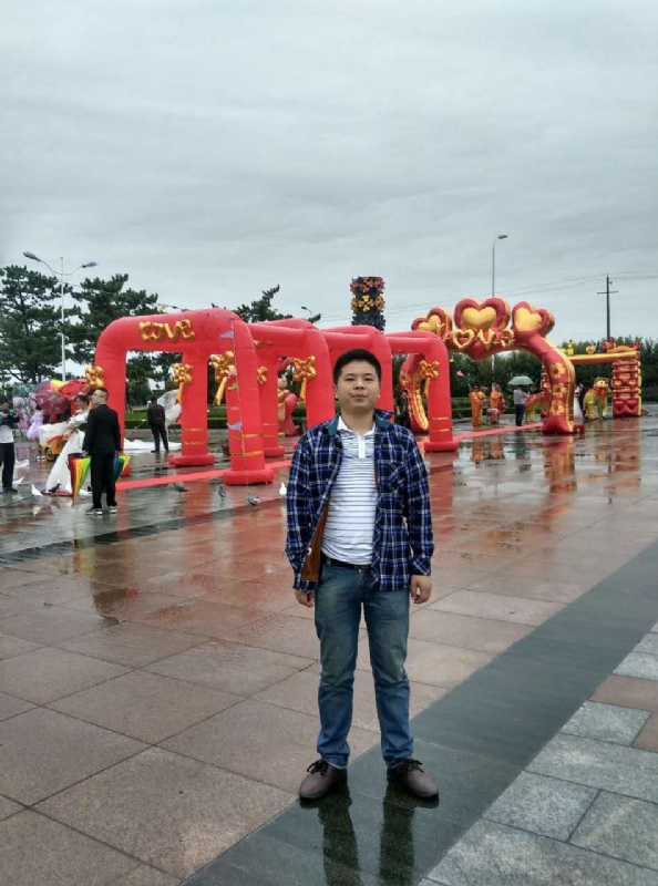 在奋斗的第三张照片--绵阳相亲服务中心