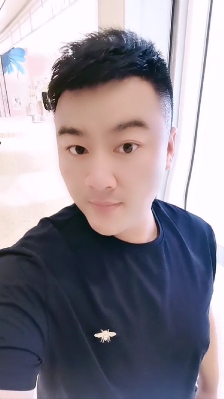 微风徐徐的第一张照片--绵阳相亲服务中心