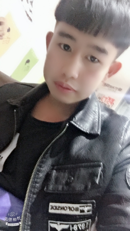 军绿色的第一张照片--绵阳相亲服务中心