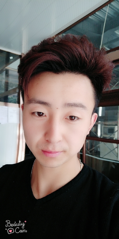 拼命微笑的第三张照片--绵阳相亲服务中心