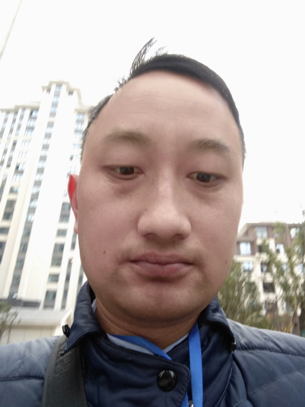 老男人的第一张照片--绵阳相亲服务中心