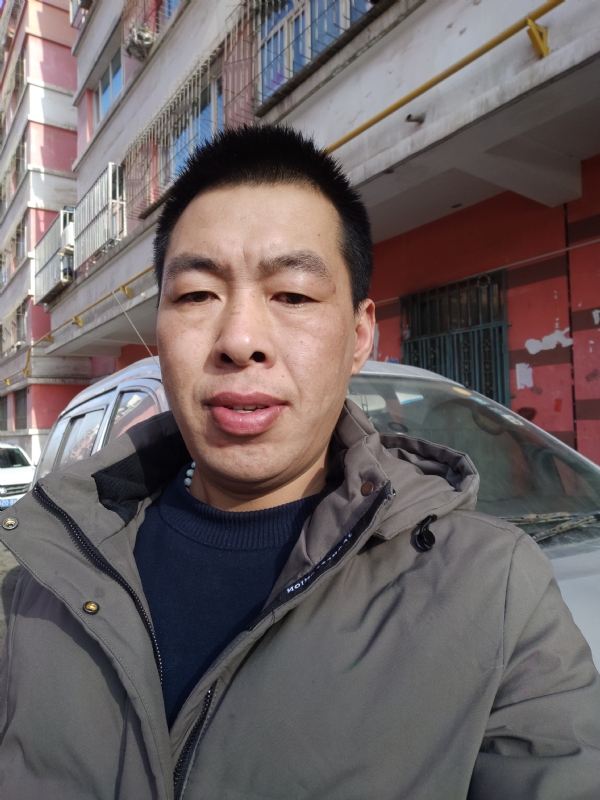 华哥的第二张照片--绵阳相亲服务中心