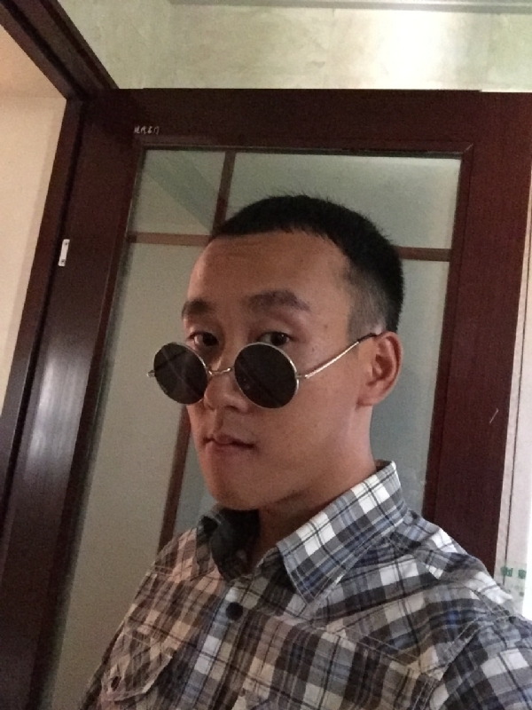 悲喜的第一张照片--绵阳相亲服务中心