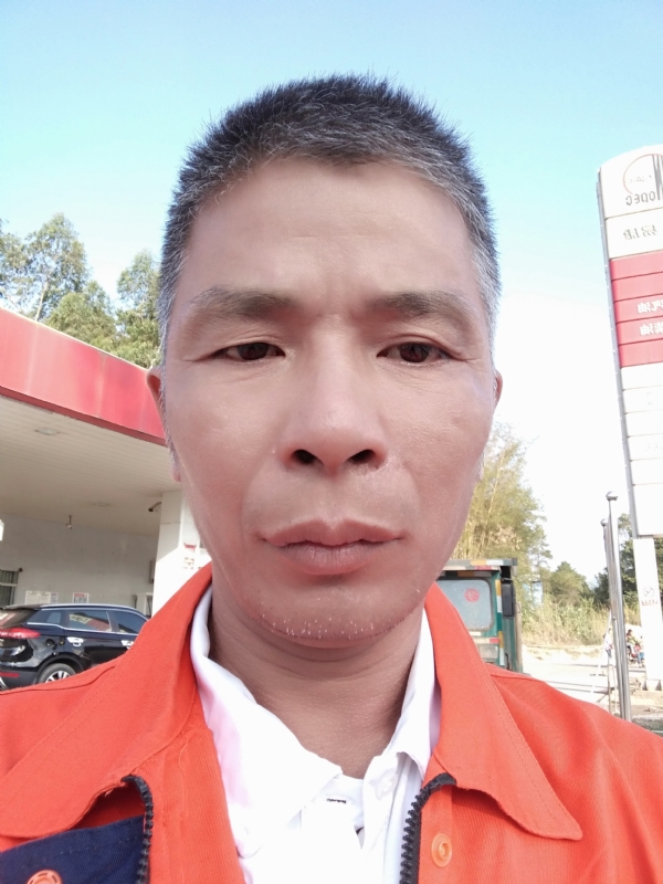 静候缘分的第一张照片--绵阳相亲服务中心