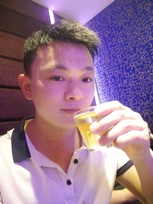 幸福的拥抱的第一张照片--绵阳相亲服务中心