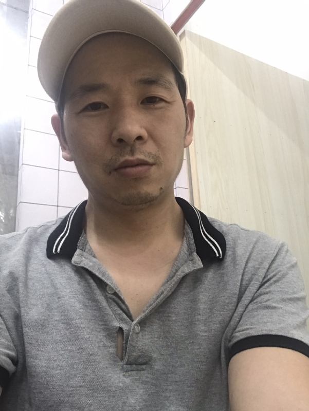 老何的第一张照片--绵阳相亲服务中心