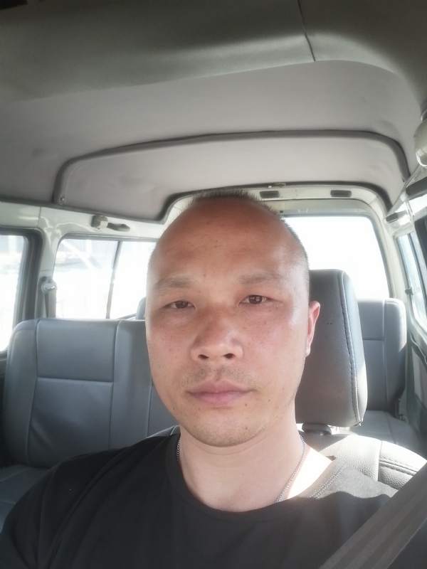 新旺丁的第一张照片--绵阳相亲服务中心