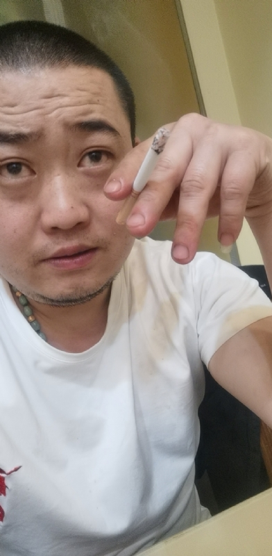 孤独的螃蟹的第一张照片--绵阳相亲服务中心