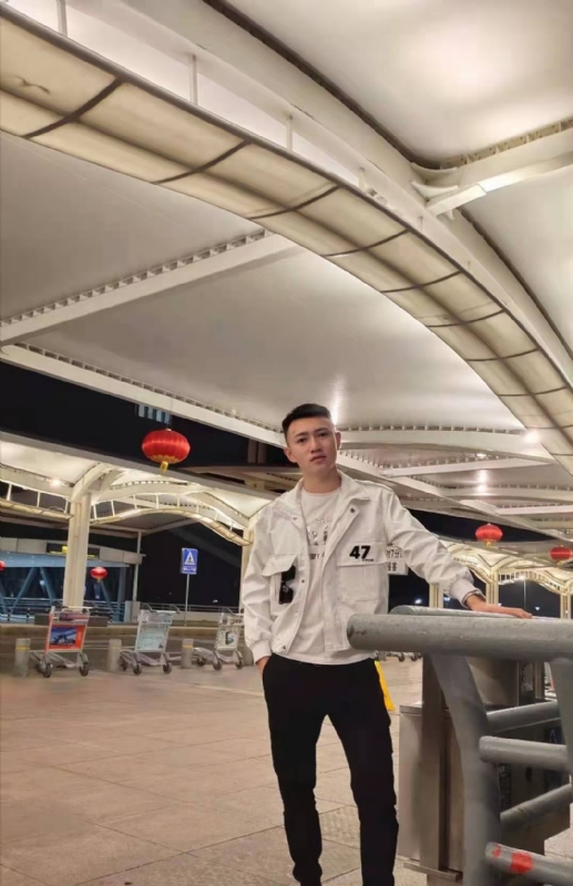 猕猴的第一张照片--绵阳相亲服务中心