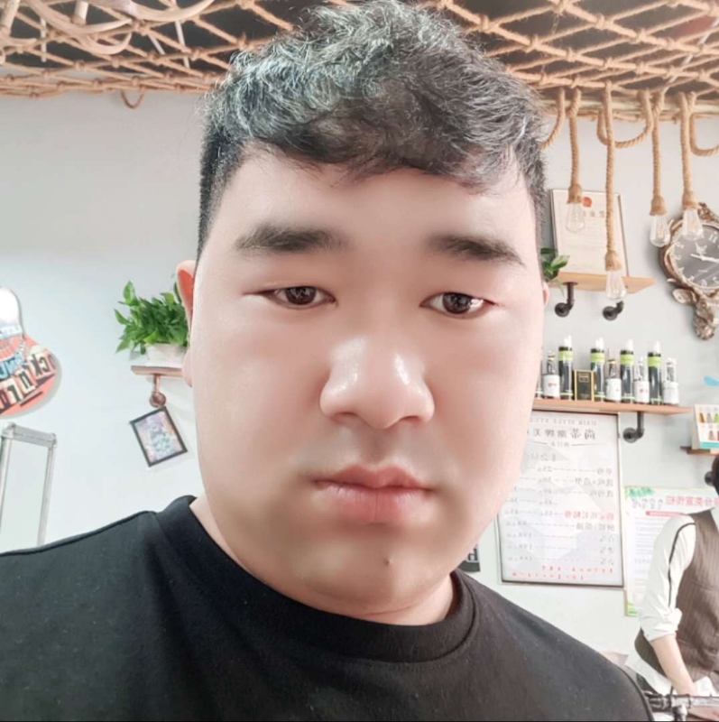 田野小伟的第一张照片--绵阳相亲服务中心