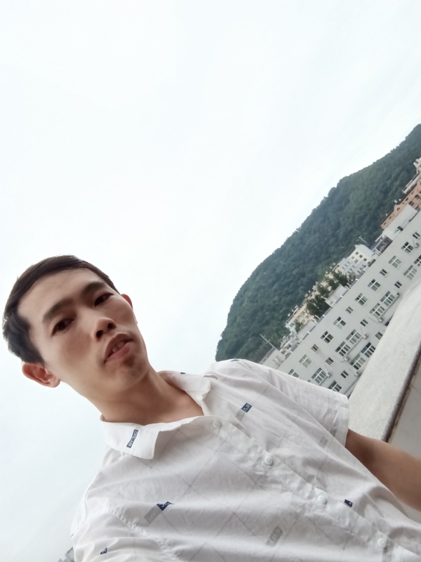 会飞的鱼的第一张照片--绵阳相亲服务中心