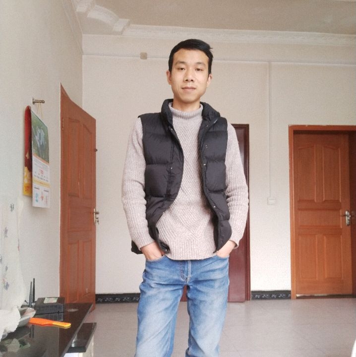 小伙子的第一张照片--绵阳相亲服务中心