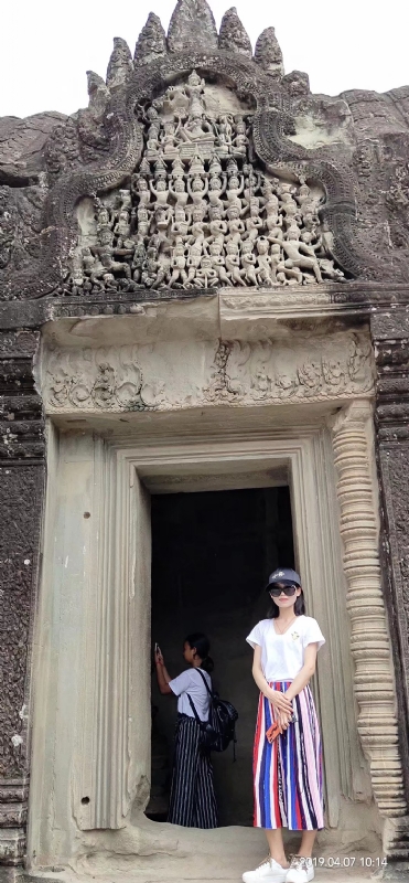 桃花与酒的第三张照片--绵阳相亲服务中心