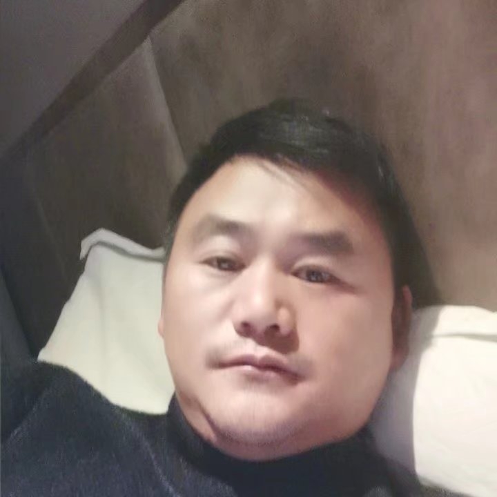 奔跑的第二张照片--绵阳相亲服务中心