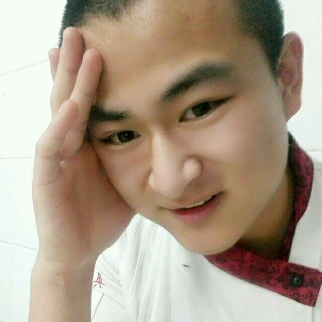 人潮拥挤的第一张照片--绵阳相亲服务中心