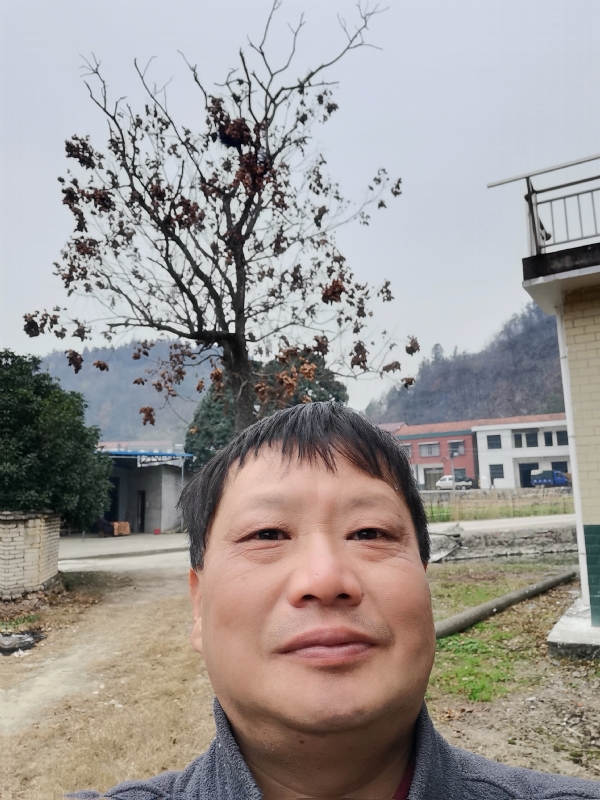 苏众青春冲浪的第一张照片--绵阳相亲服务中心