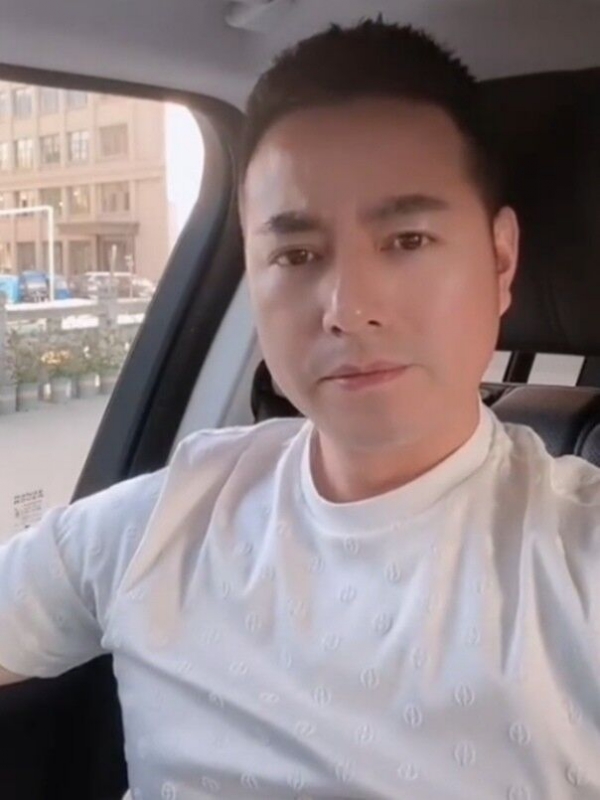 勿忘初心的第一张照片--绵阳相亲服务中心