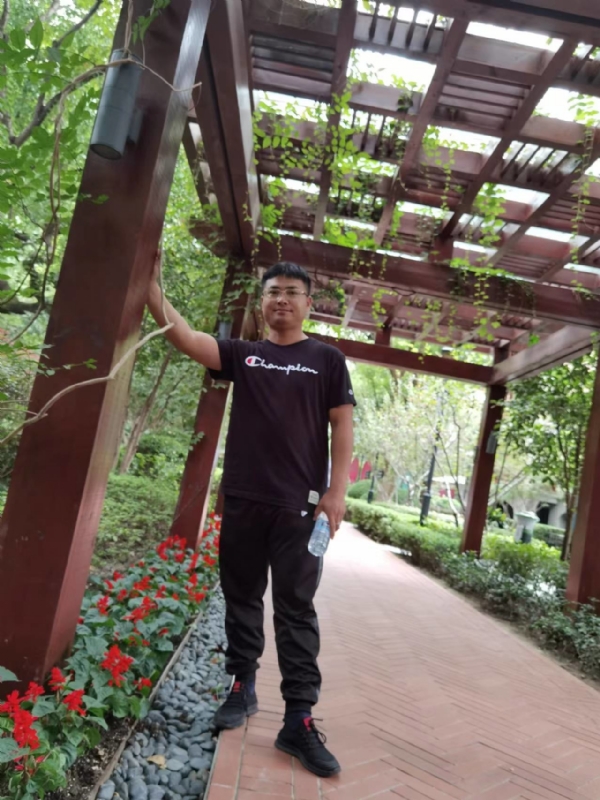 会飞的鱼的第一张照片--绵阳相亲服务中心