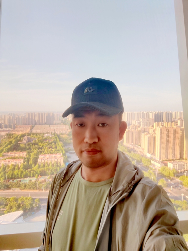 勇攀高峰的第一张照片--绵阳相亲服务中心