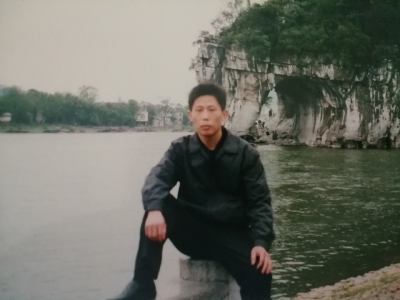 庸人自扰的第一张照片--绵阳相亲服务中心