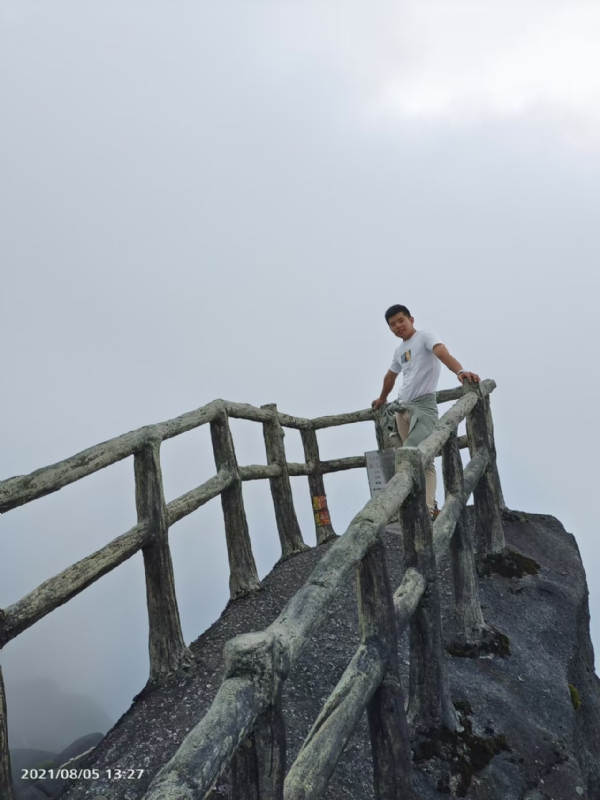 灰色轨迹的第一张照片--绵阳相亲服务中心