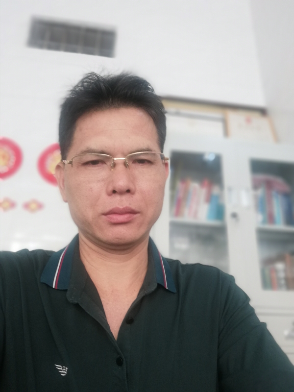 后视镜的第二张照片--绵阳相亲服务中心