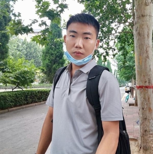 90年男征婚的第一张照片--绵阳相亲服务中心