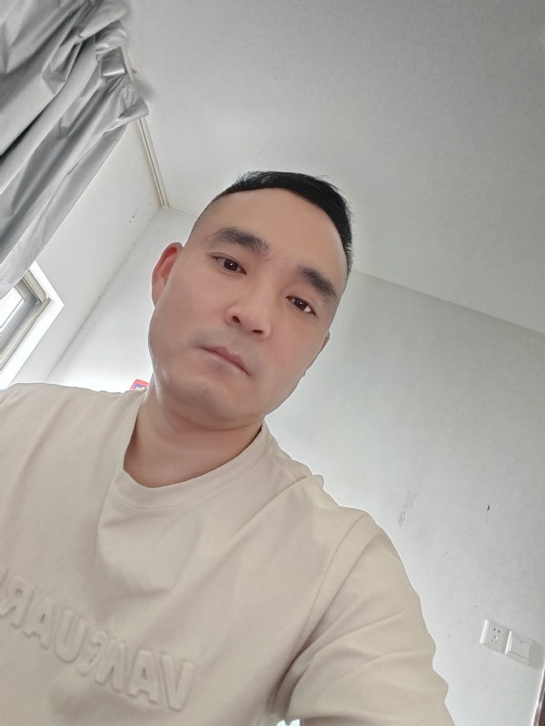 小锋的第一张照片--绵阳相亲服务中心