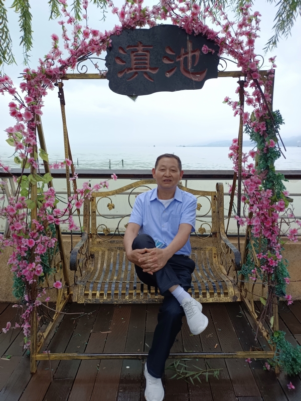 奋斗的第一张照片--绵阳相亲服务中心