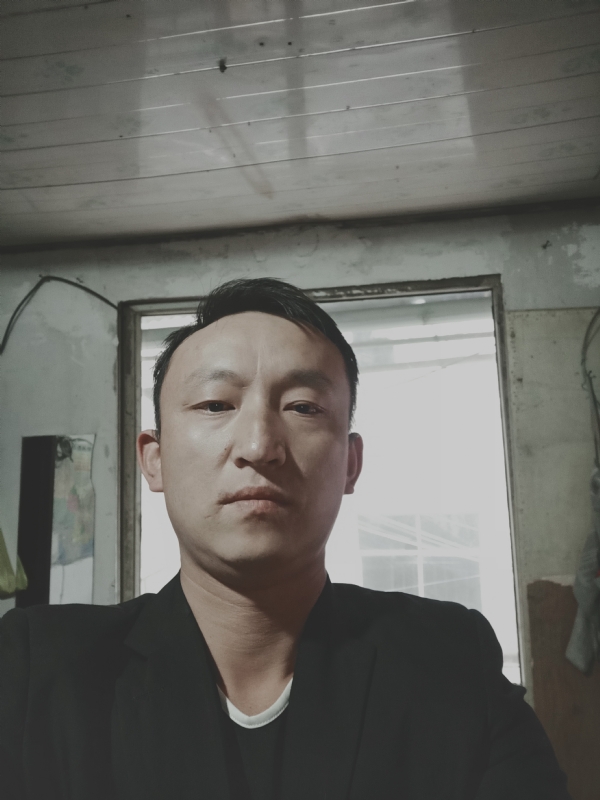 放弃爱你的第一张照片--绵阳相亲服务中心